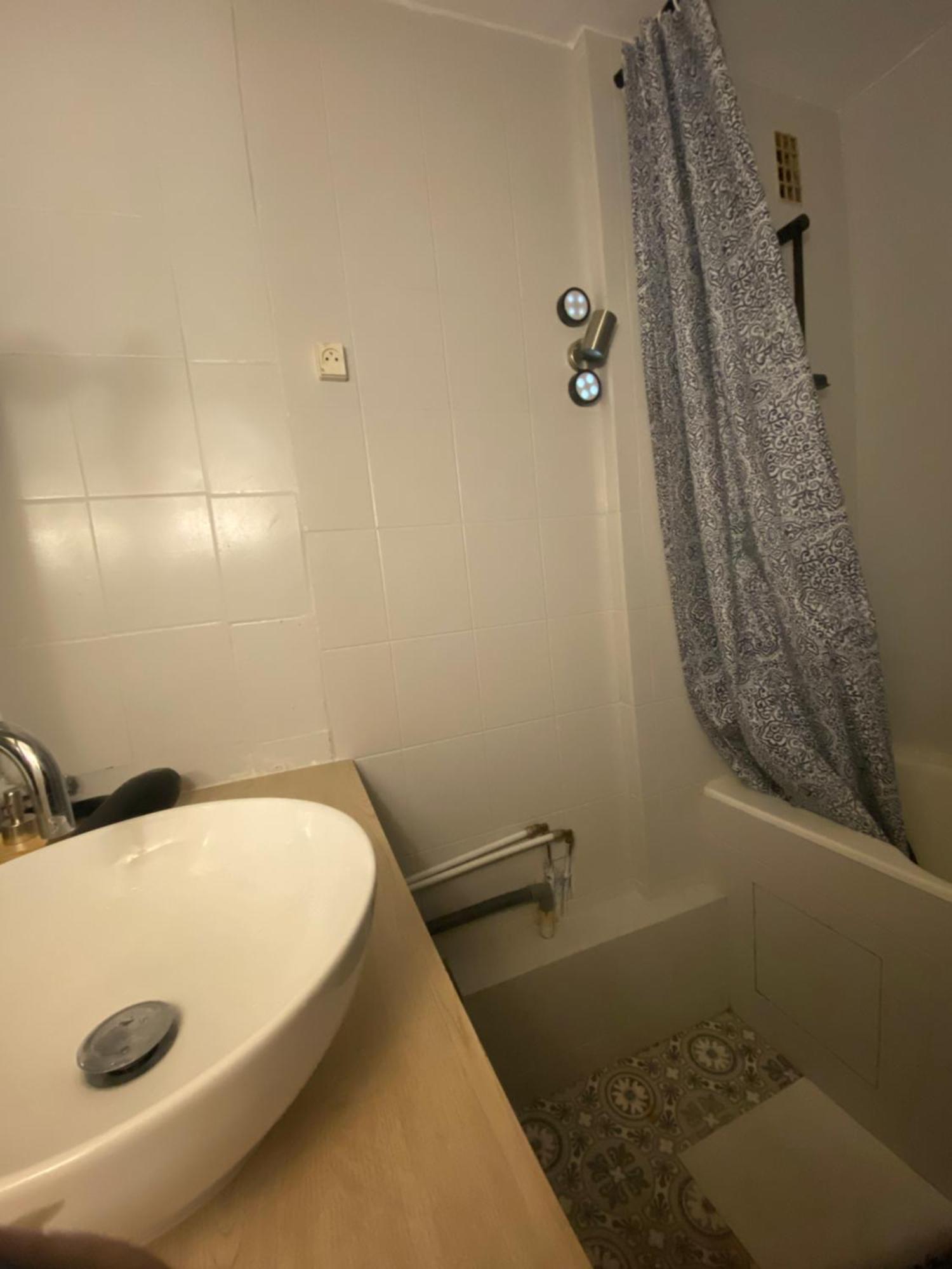 Bel Appartement Spacieux ,Convivial De 3 Chambres Avec Parking Prive Secure Кан Екстериор снимка